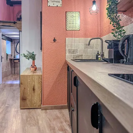 Les Antiquaires Apartment
